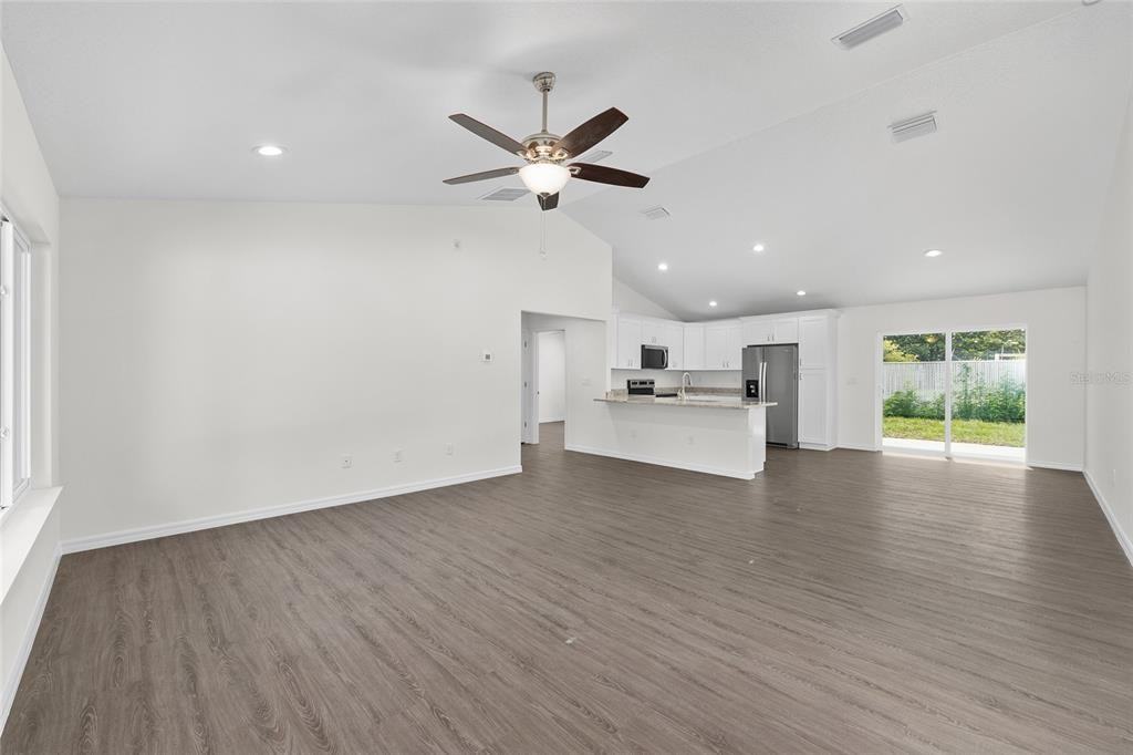 654 Ne 130th Ct #654 - Photo 4 of 35