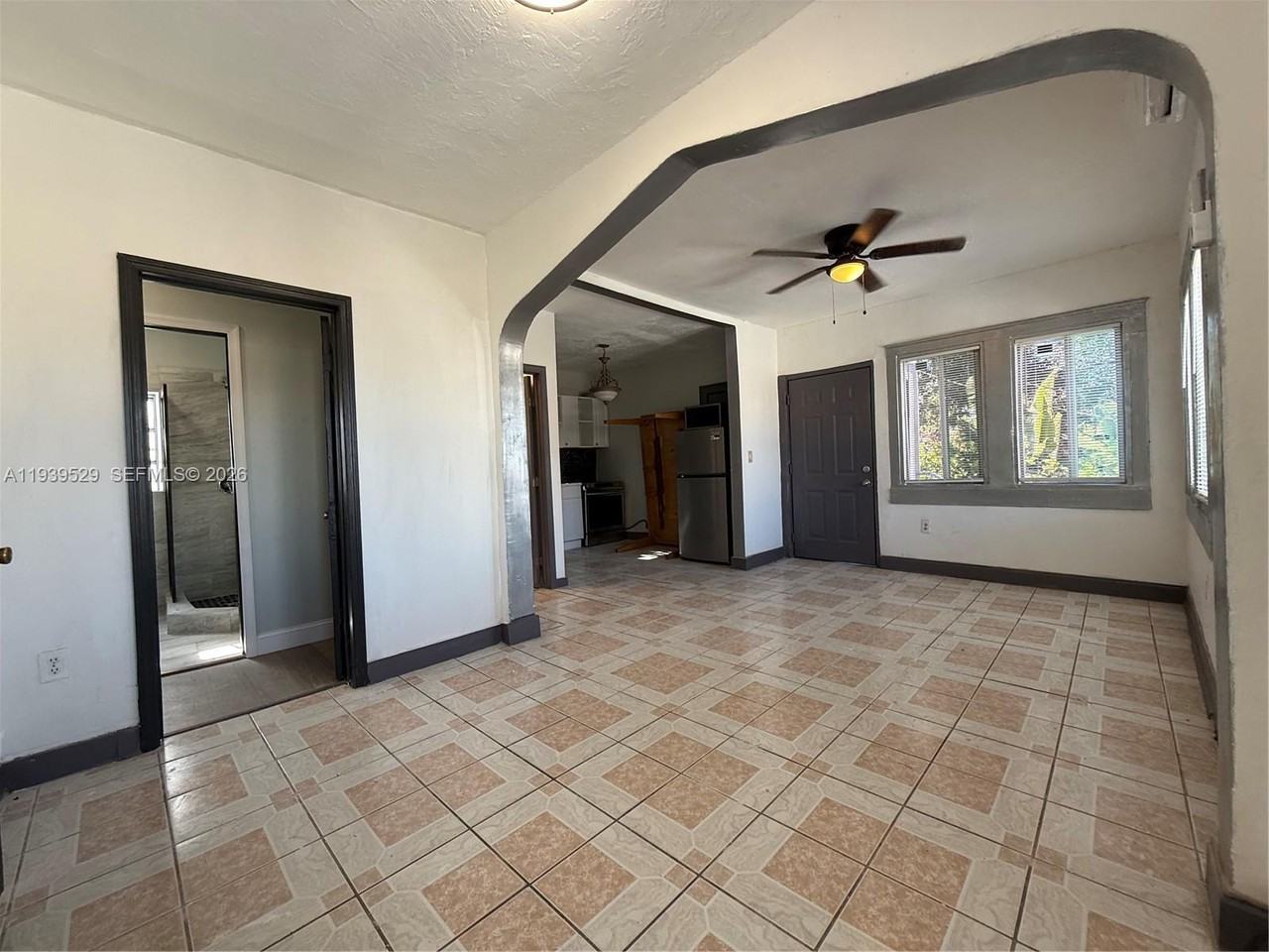 22 Ne 51st St #22-2 - Photo 2 of 14