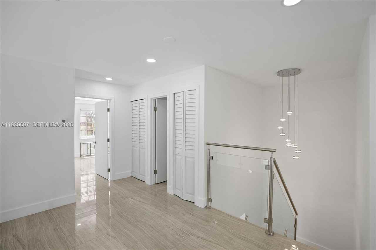 Sw 82nd St #12894 - Photo 7 of 50