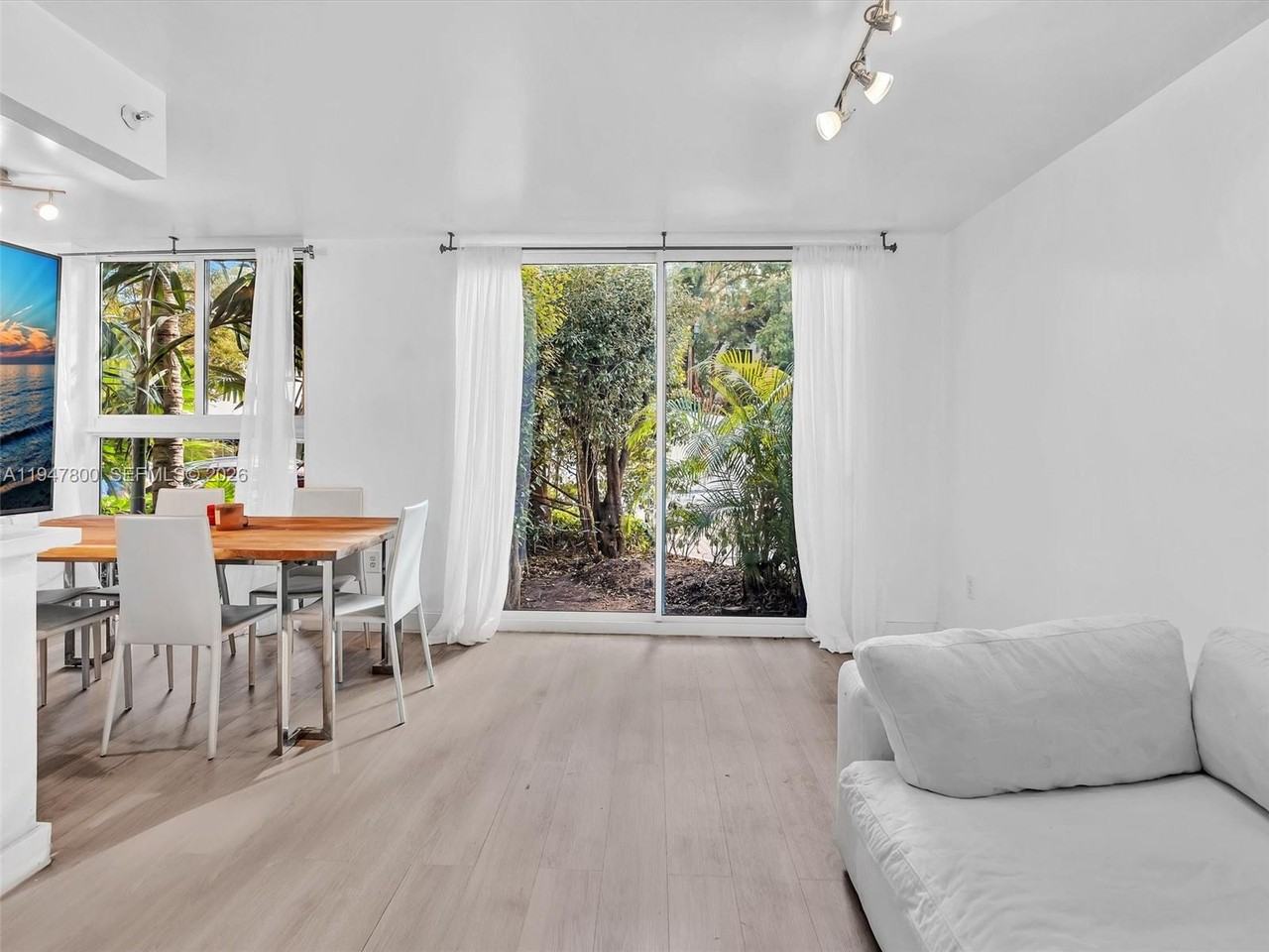 1688 West Ave #1688G06 - Photo 3 of 31