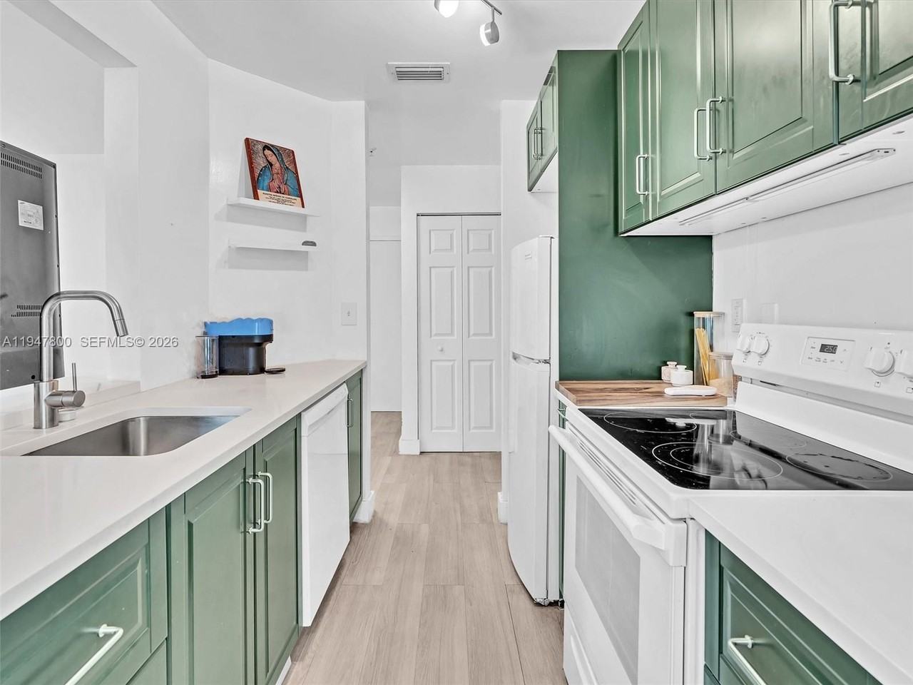 1688 West Ave #1688G06 - Photo 4 of 31