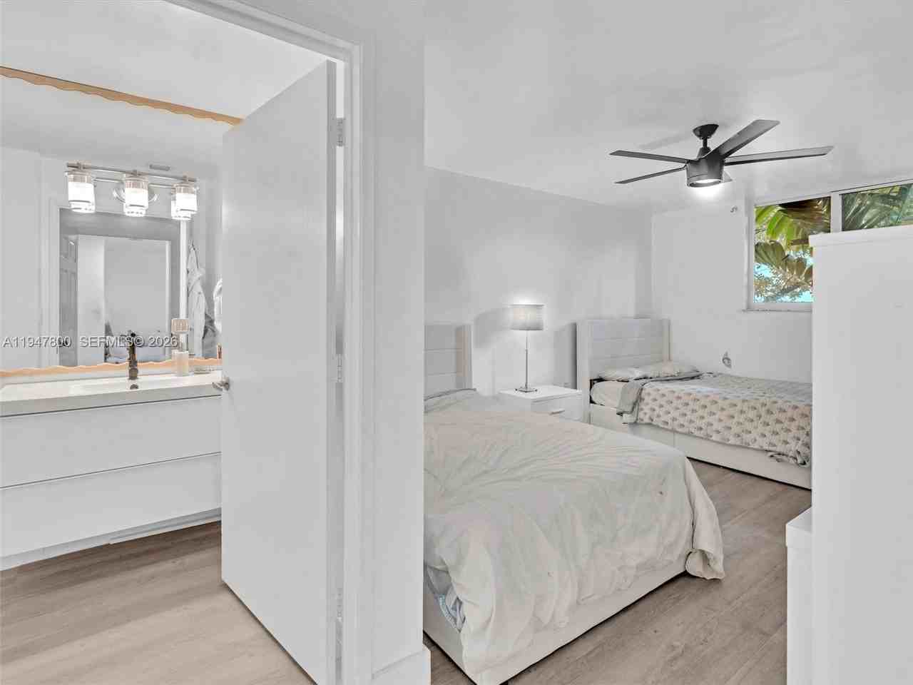 1688 West Ave #1688G06 - Photo 5 of 31