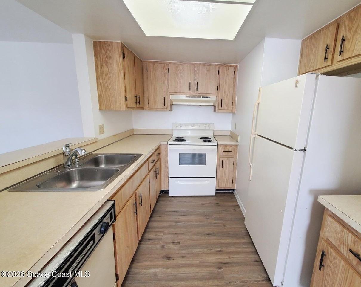 1034 Ellen Ct #1034-1034 - Photo 3 of 17