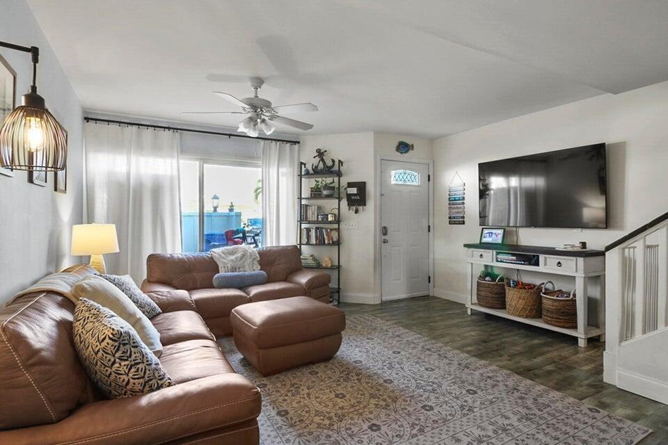 6335 Riverwalk Ln #6335-3 - Photo 7 of 20