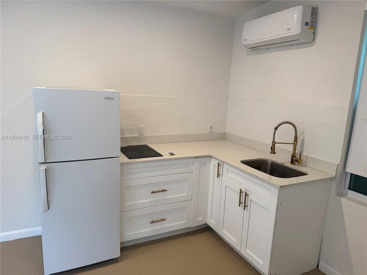 Alhambra Cir #340 - Photo 6 of 9