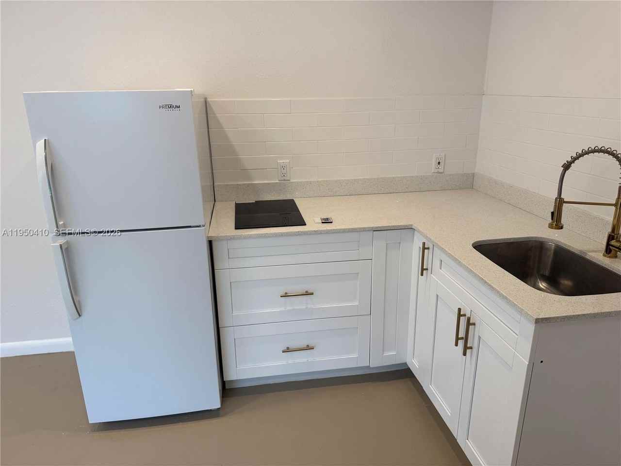 Alhambra Cir #340 - Photo 7 of 9