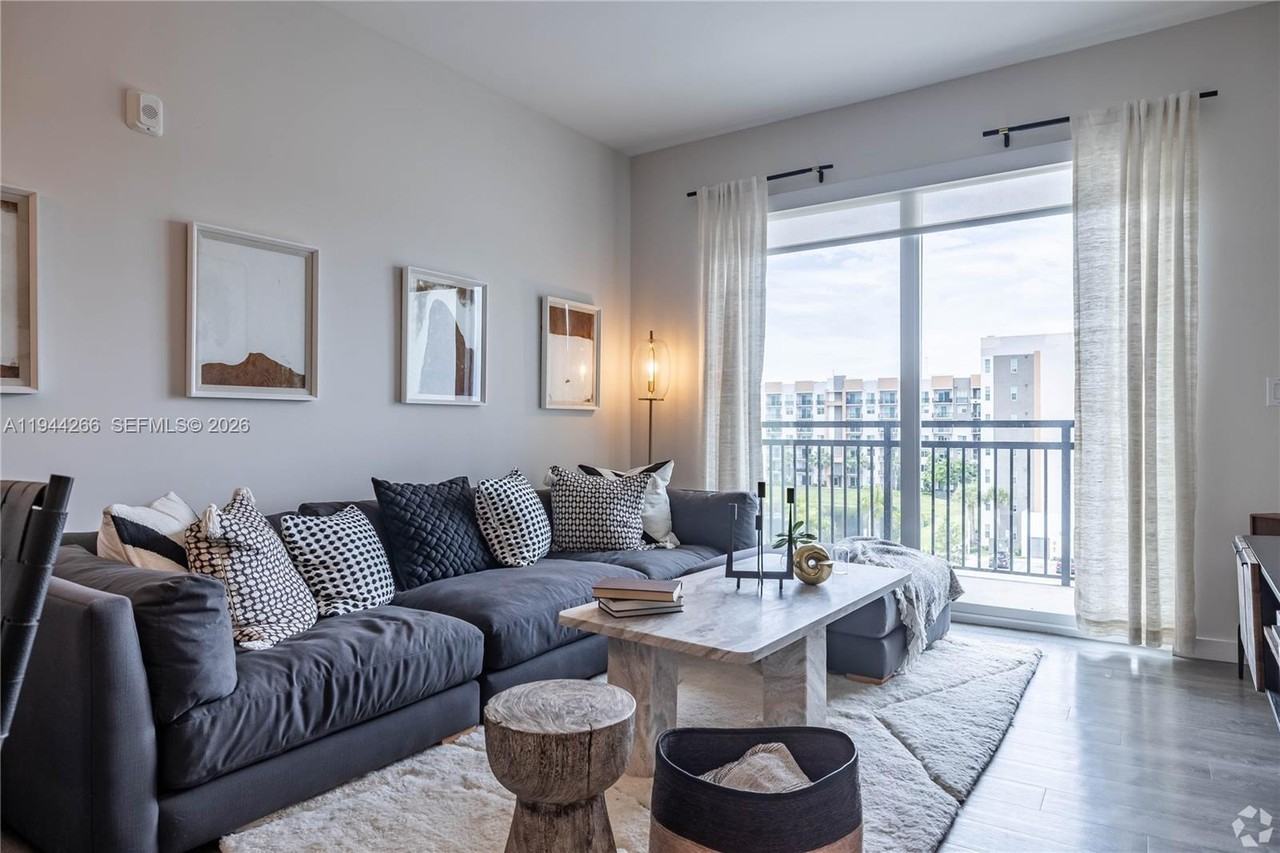 19275 Nw 27th Ave #19275-4206 - Photo 6 of 14