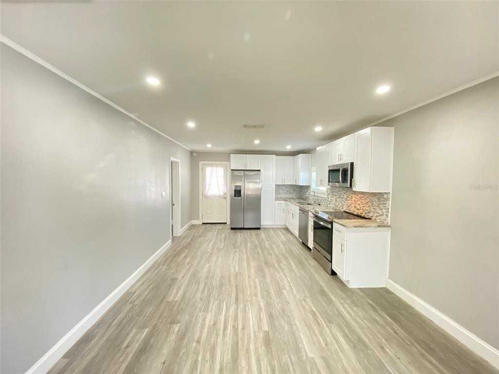 241 E Church Ave #241 - Photo 4 of 20