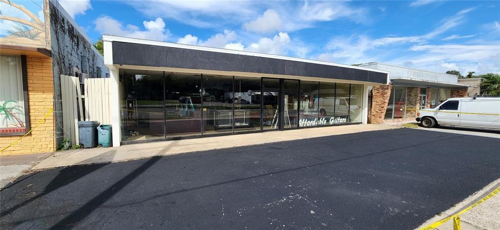 111 N Summit St #111 - Photo 2 of 5