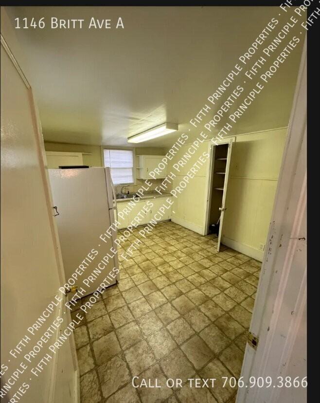 1146 Britt Ave - Photo 7 of 10