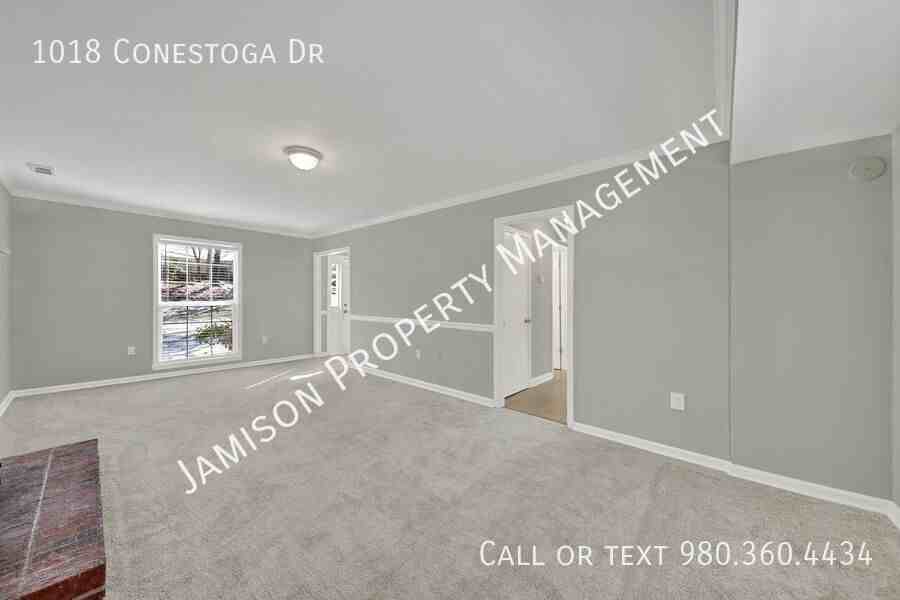 1018 Conestoga Dr - Photo 2 of 24