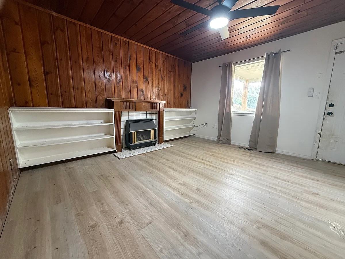 810 N 12th St - Photo 2 of 12