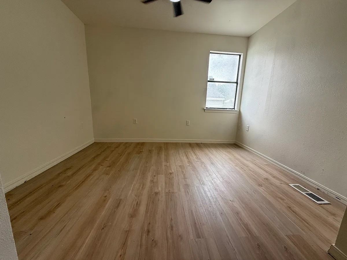 810 N 12th St - Photo 7 of 12