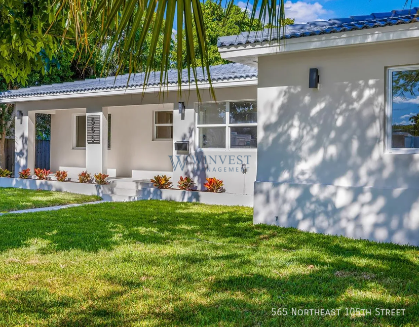 565 Ne 105th St - Photo 2 of 34