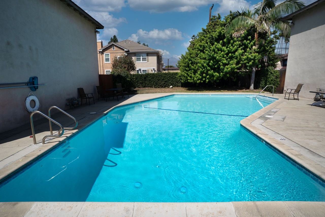 800Azus - Photo 3 of 27