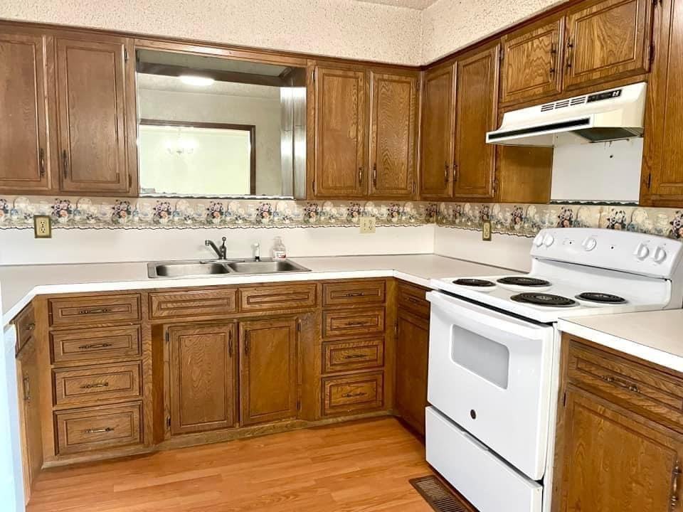 Jamestown Apartments 11 #1 - Photo 2 of 33