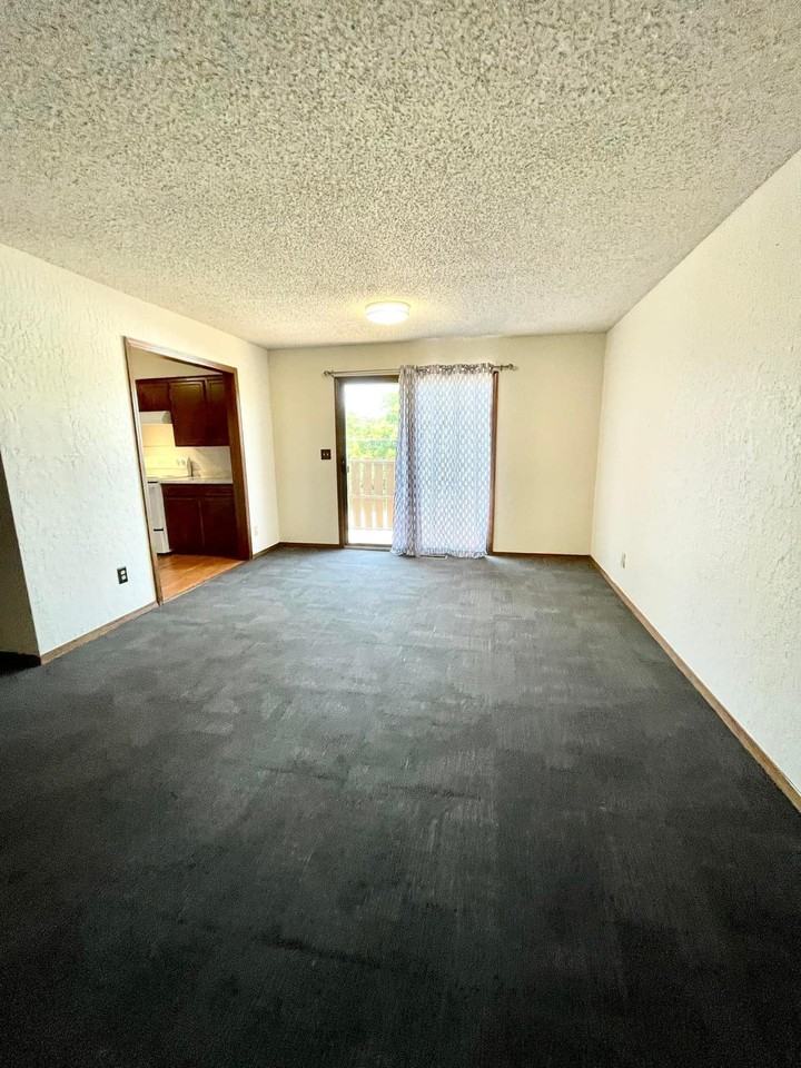 Jamestown Apartments 11 #1 - Photo 5 of 33