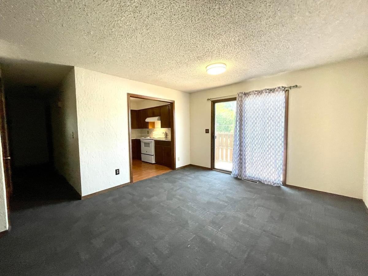 Jamestown Apartments 11 #1 - Photo 6 of 33