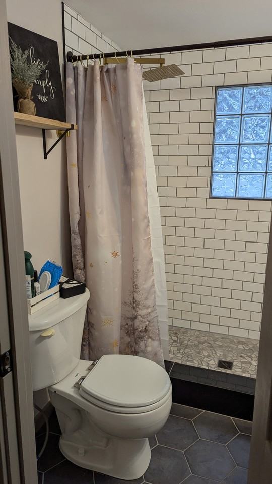 385 East 2nd South Street #1 - Photo 3 of 31