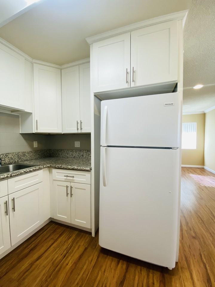 3534 Perlita Ave. - Photo 4 of 13