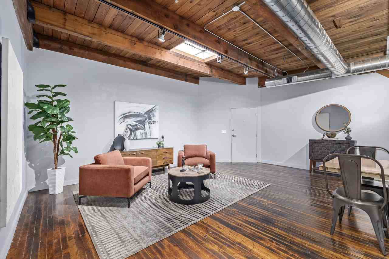 1800 15th St #208 - Photo 4 of 36