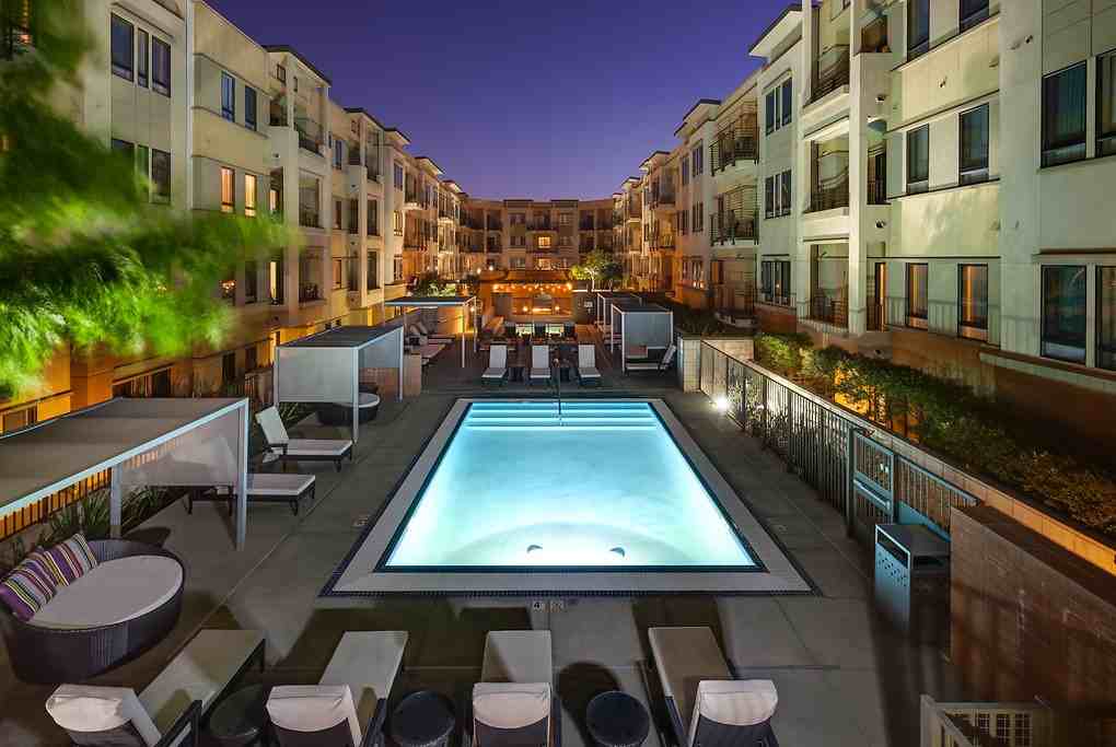 5600 Wilshire - Photo 2 of 50