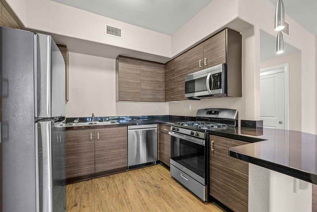 5600 Wilshire - Photo 6 of 50