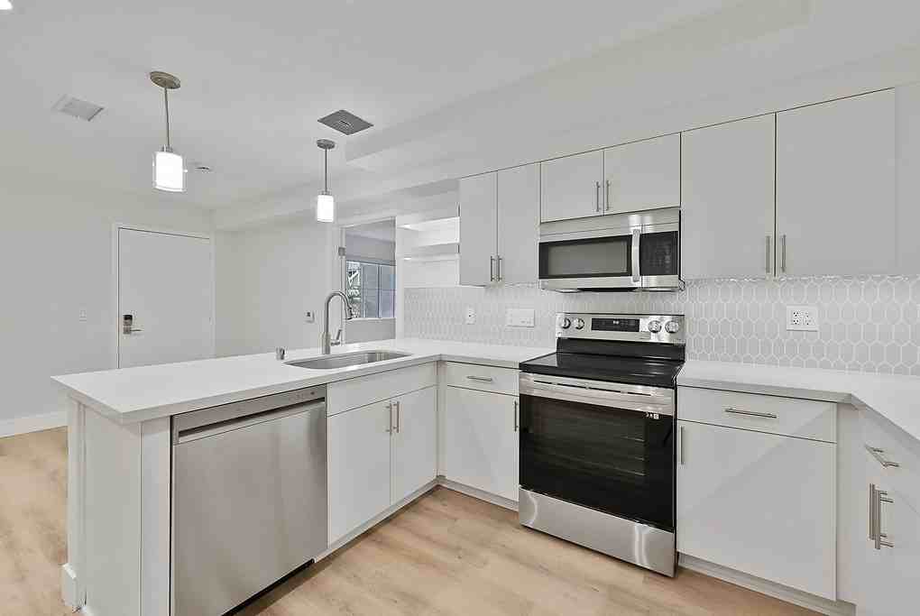 Mariners Place - Photo 7 of 36