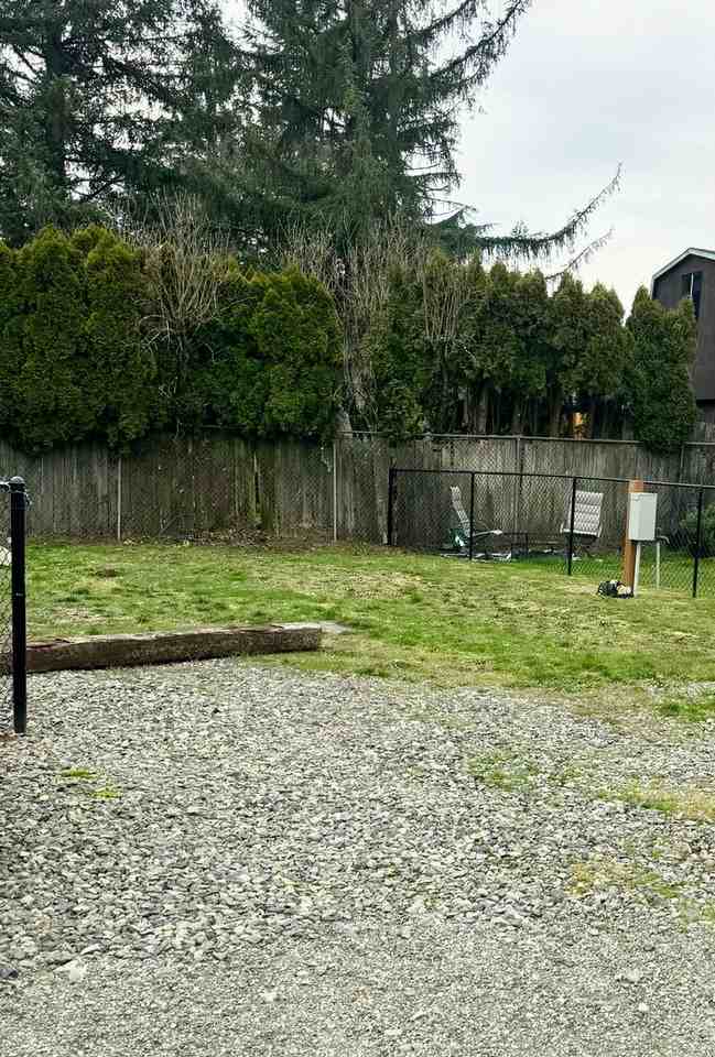 Ravensdale Manor - Photo 2 of 26