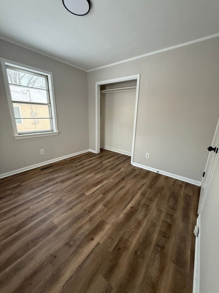 210 Laurison St #1 - Photo 7 of 21