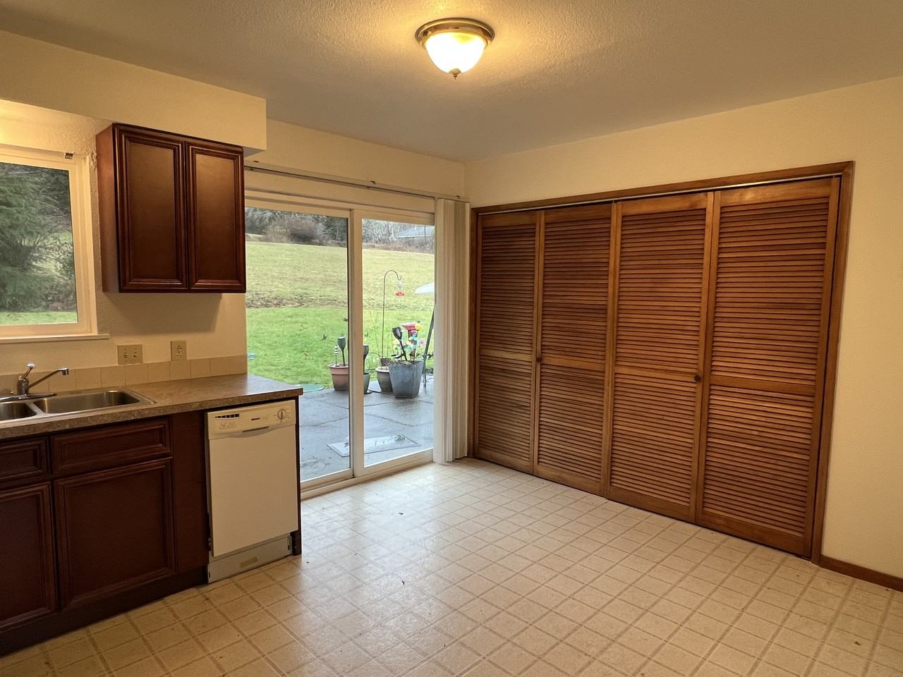 384 Washington 6 - 1 #1 - Photo 6 of 13