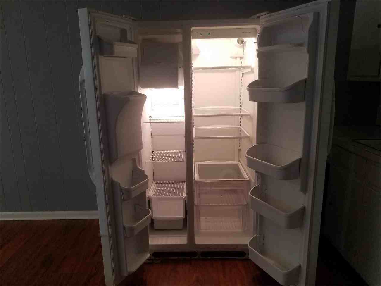 Avenue E Apartments - Photo 3 of 22