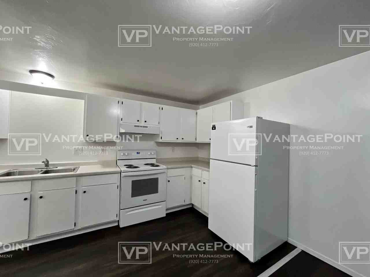 1028 Moraine Way - Photo 5 of 11