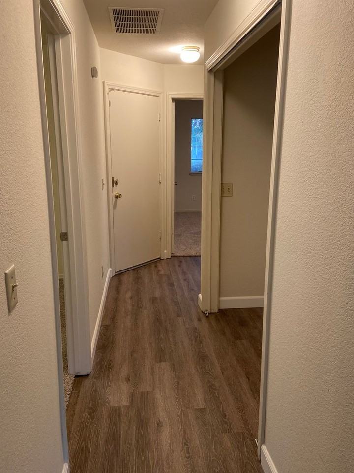 8521 Oakenshield Cir - Photo 7 of 14