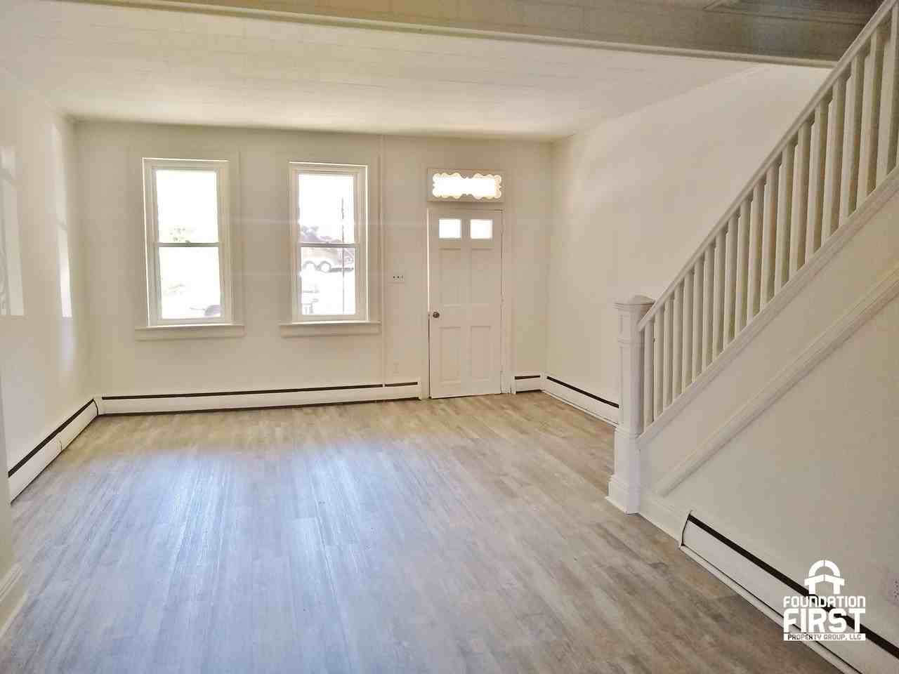 138 N Water St - Photo 5 of 27