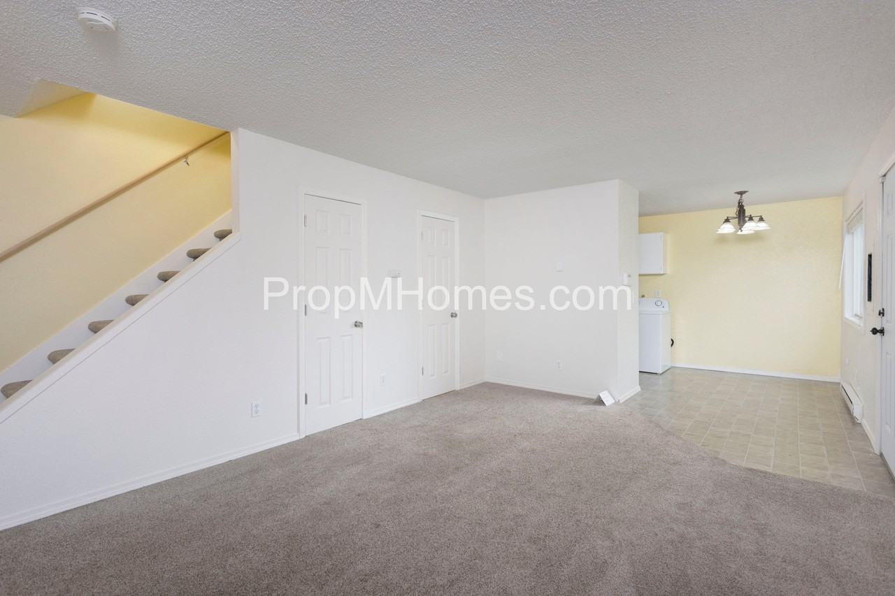 3512 Se 61st Ave - Photo 2 of 21