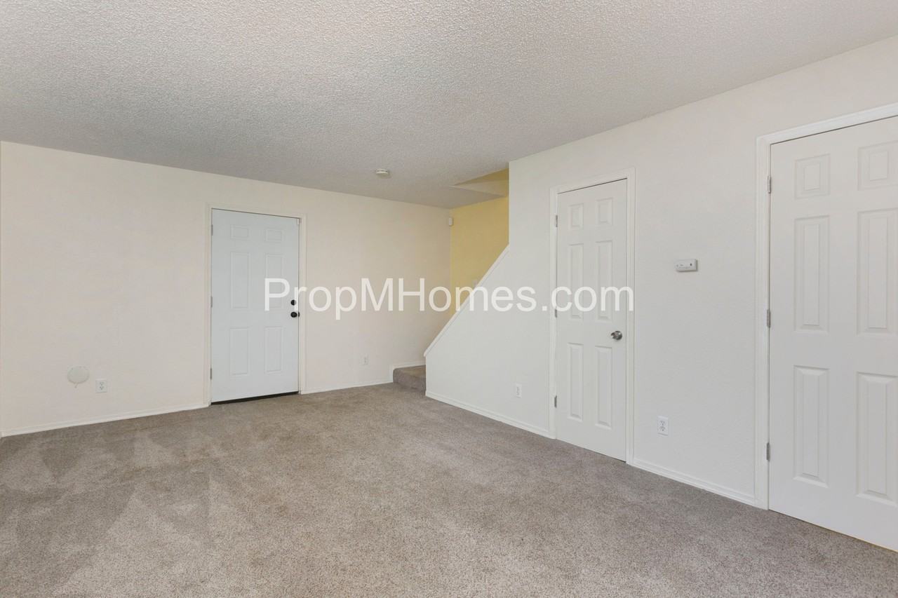 3512 Se 61st Ave - Photo 3 of 21