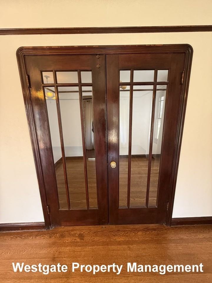 626 E St - Photo 5 of 17