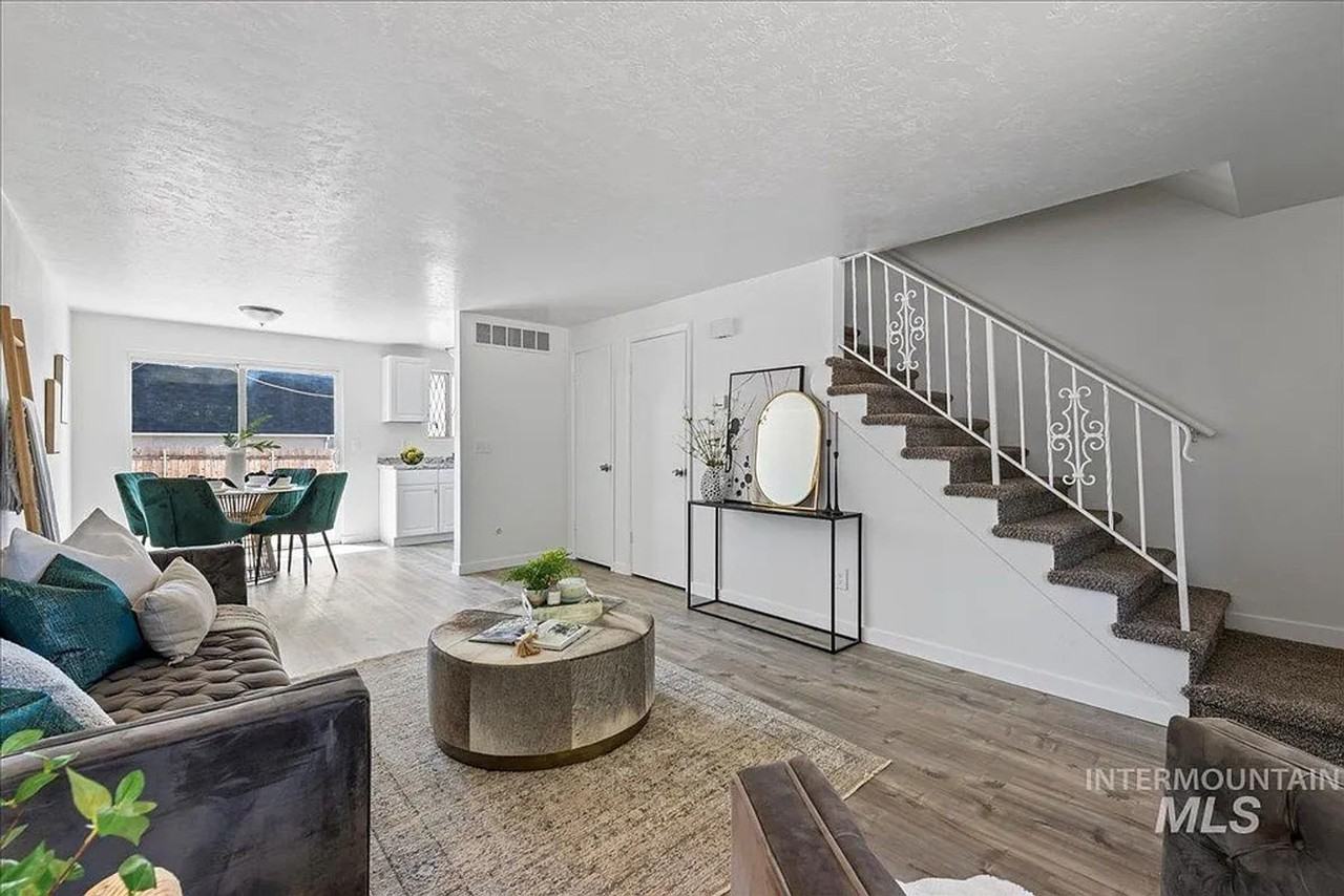 4809-4815 W Targee St - Photo 4 of 12