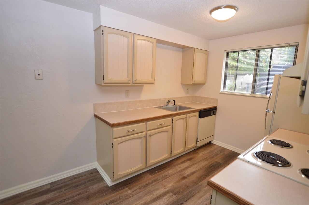 Rivertowne Apartments - Photo 6 of 8