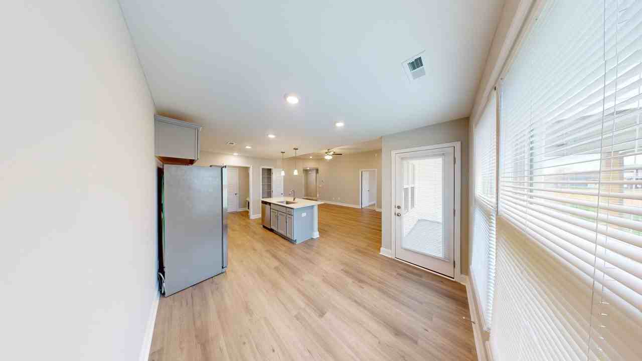 2115 Ireland Way - Photo 6 of 12