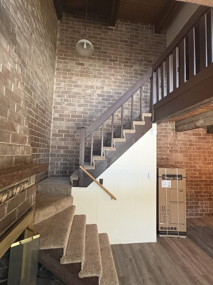 389 North Crystal Avenue - Photo 3 of 11