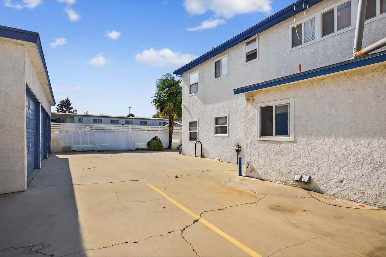 4308 E 4th Street - Photo 5 of 5