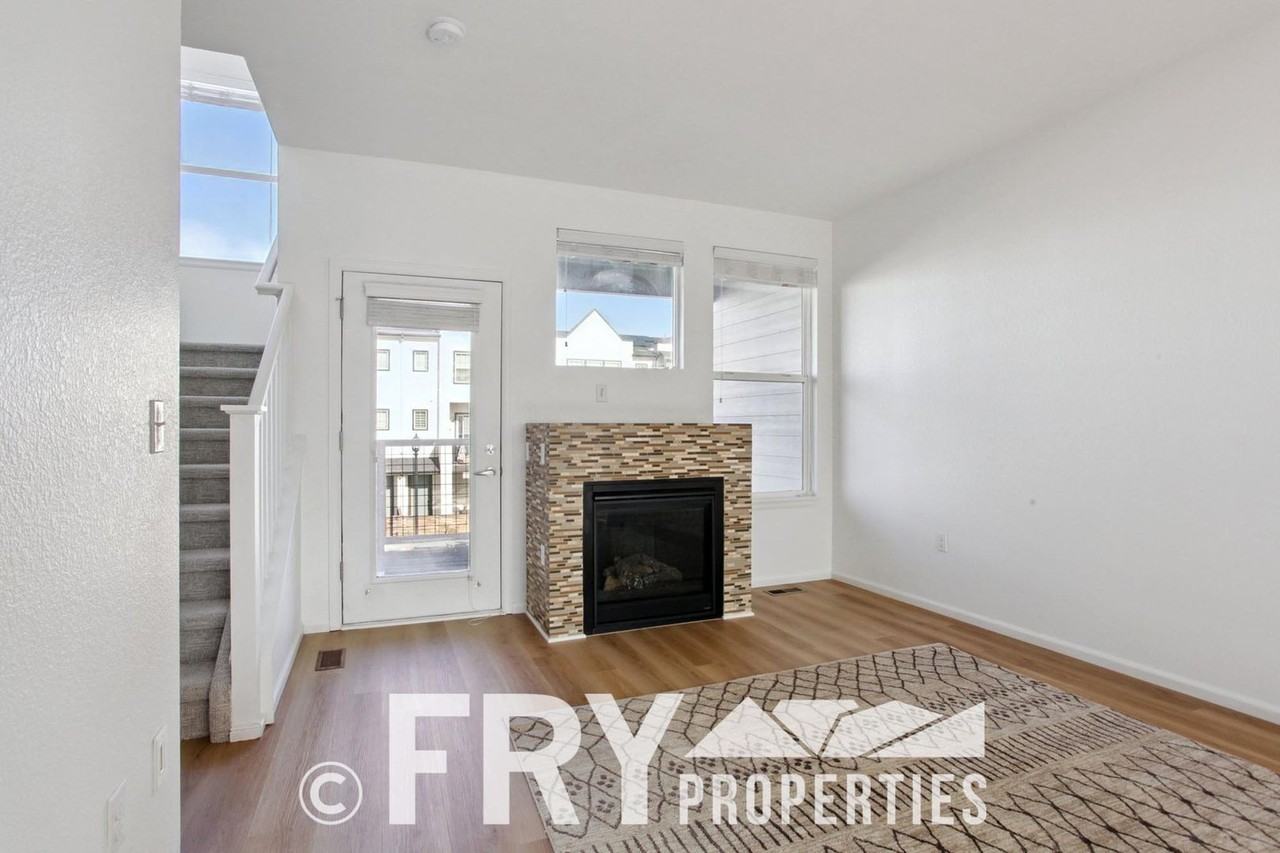 11204 Colony Cir - Photo 6 of 29