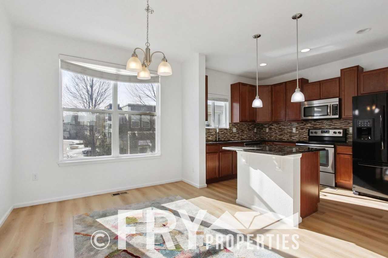 11204 Colony Cir - Photo 7 of 29