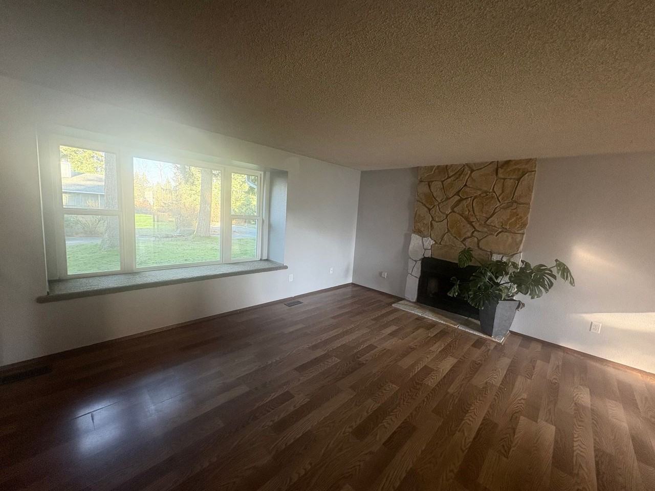 8524 162nd Street Ct E - Photo 4 of 20