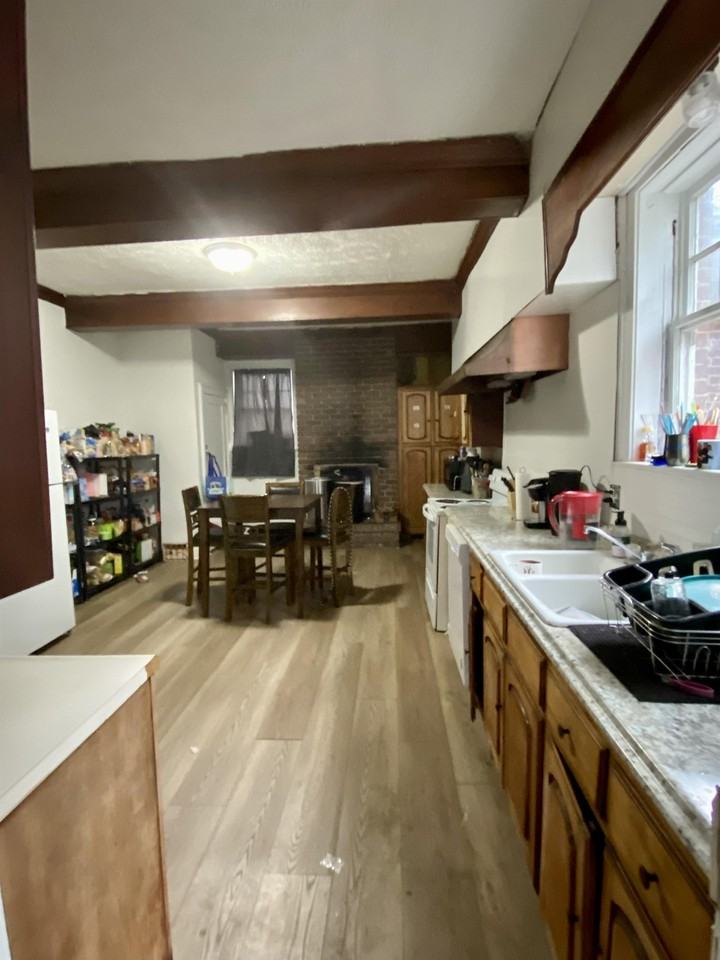 1500 5th Ave - Photo 4 of 19