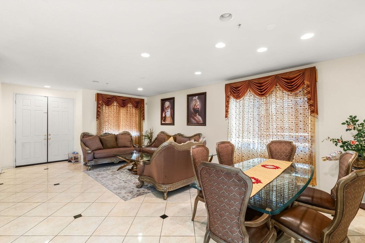 5834 Seminole Way - Photo 4 of 25