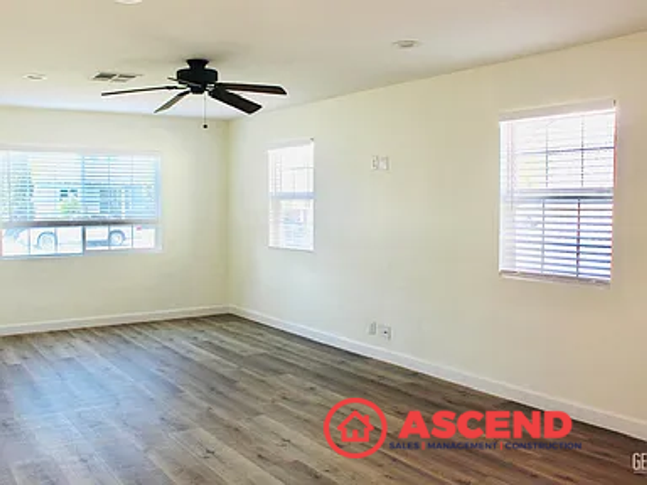 230 Beech St - Photo 3 of 10