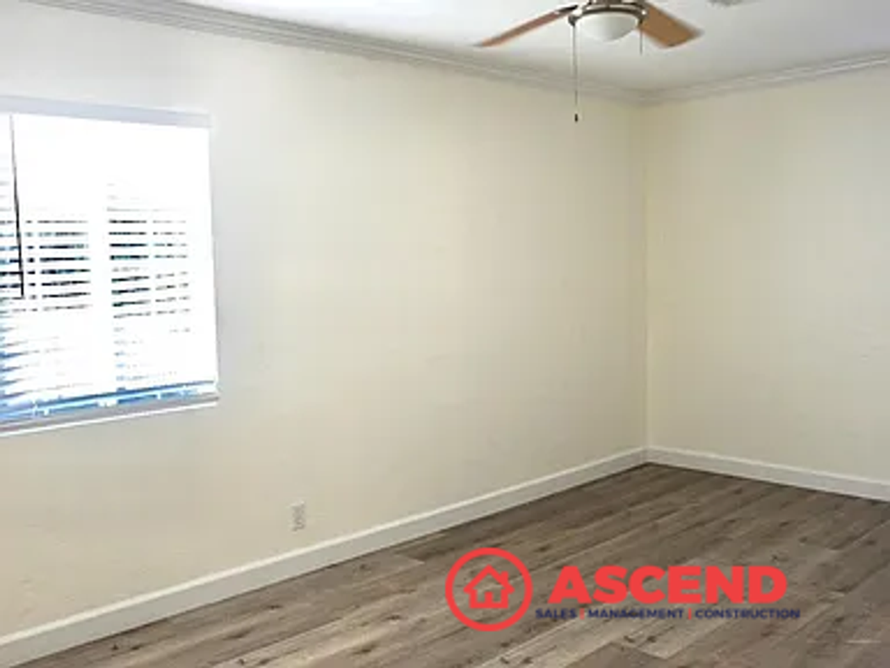 230 Beech St - Photo 5 of 10